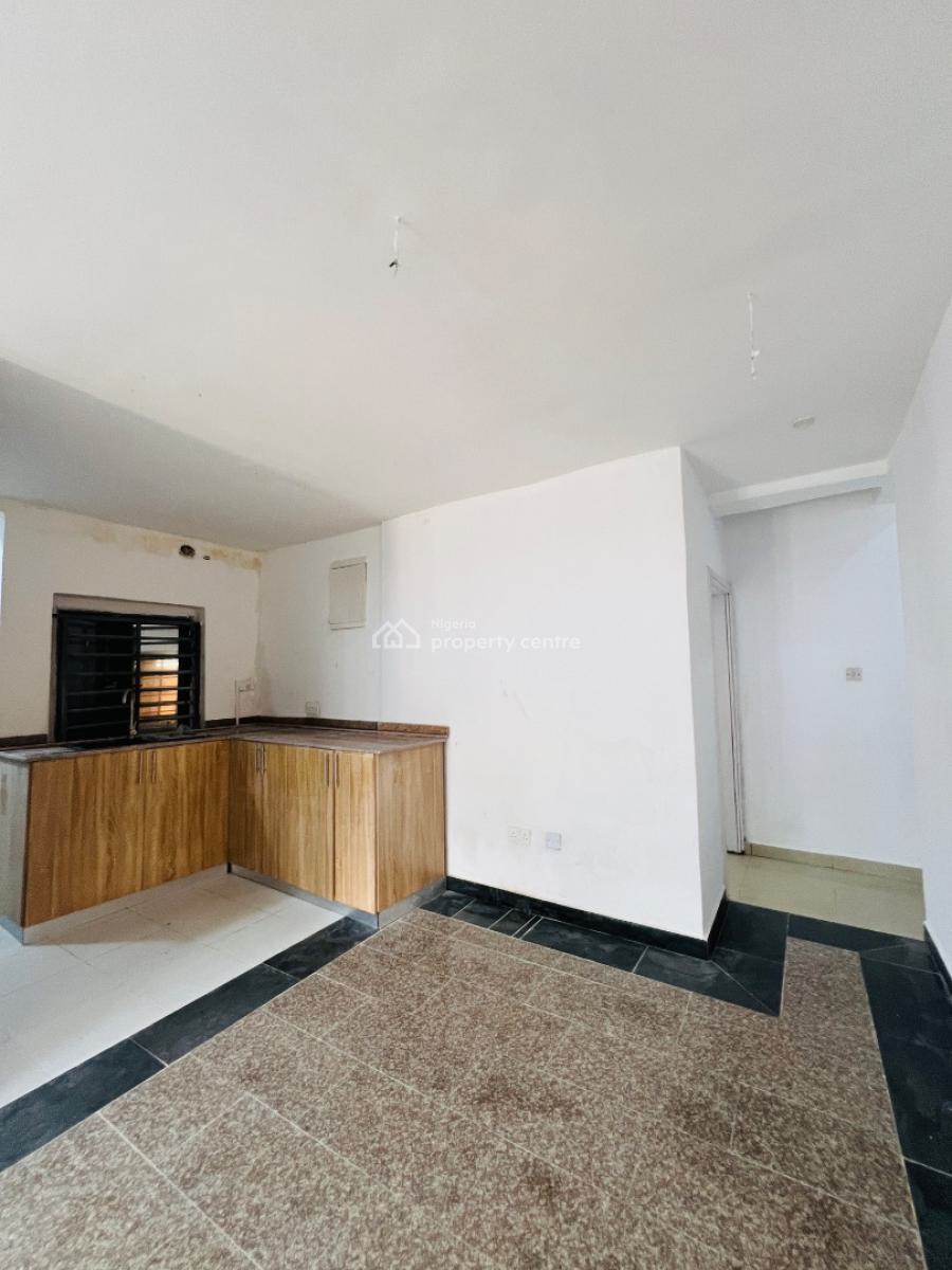 Standard 2 Bedroom Apartment in a Secured Neighborhood, Lekki, Lekki Phase 1, Lekki, Lagos, Flat / Apartment for Rent