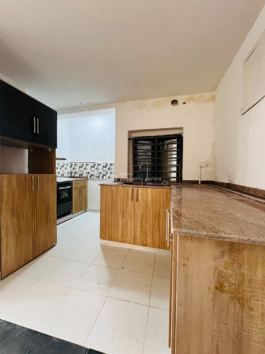 Standard 2 Bedroom Apartment in a Secured Neighborhood, Lekki, Lekki Phase 1, Lekki, Lagos, Flat / Apartment for Rent
