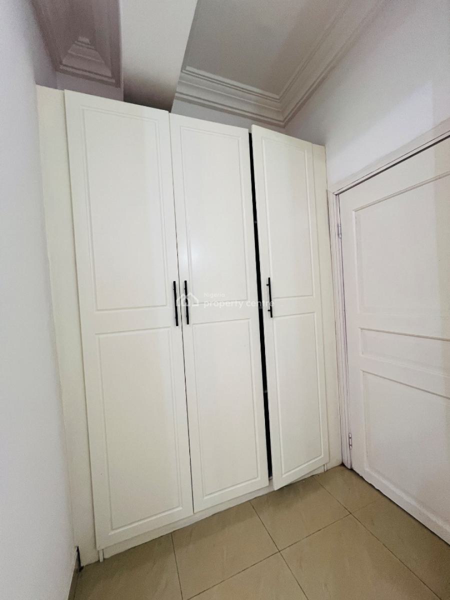 Standard 2 Bedroom Apartment in a Secured Neighborhood, Lekki, Lekki Phase 1, Lekki, Lagos, Flat / Apartment for Rent