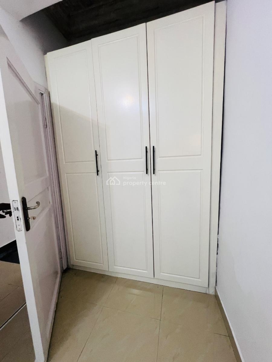Standard 2 Bedroom Apartment in a Secured Neighborhood, Lekki, Lekki Phase 1, Lekki, Lagos, Flat / Apartment for Rent