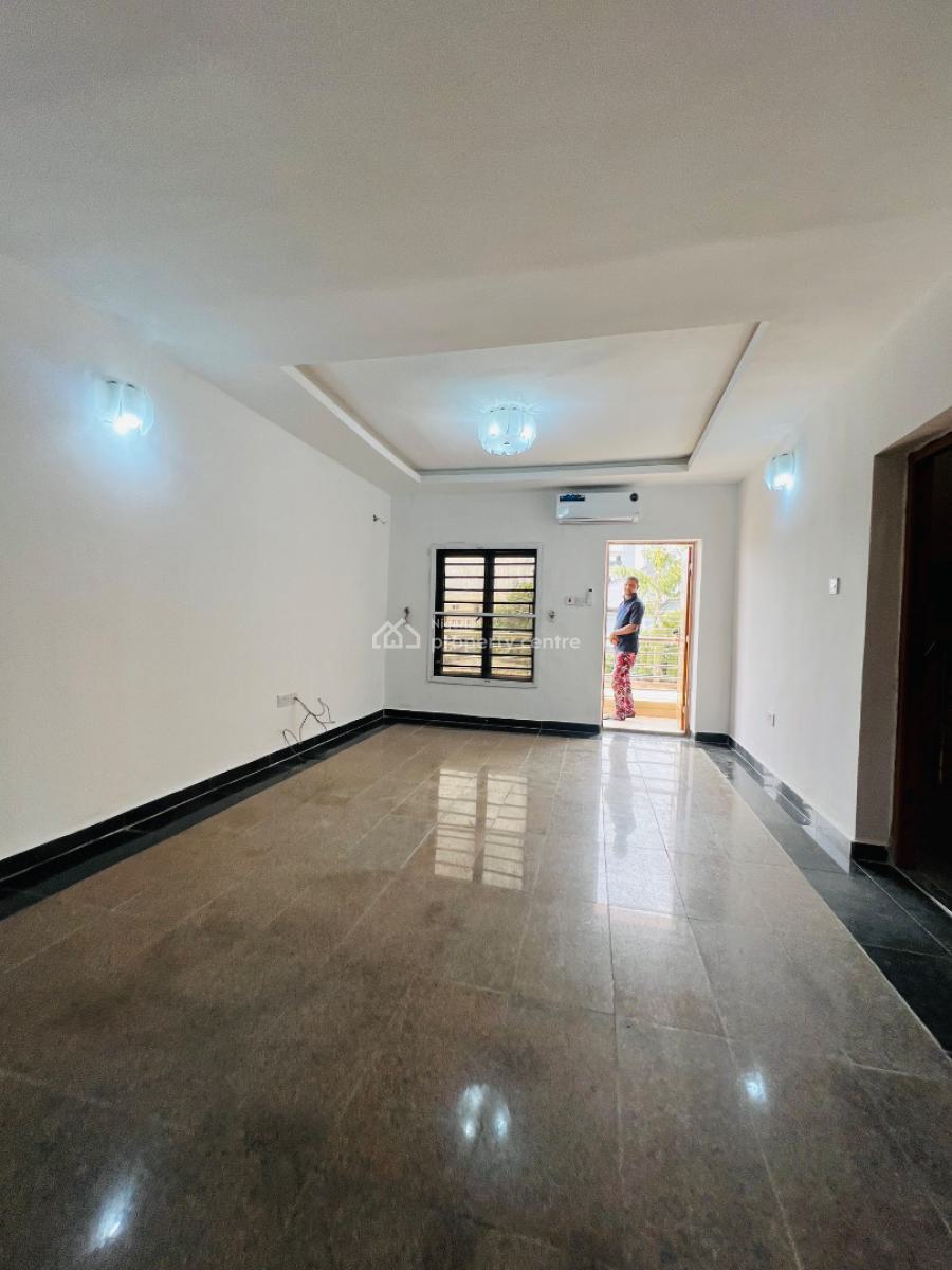 3 Bedroom Apartment with a Bq in a Beautiful Neighborhood, Lekki, Lekki Phase 1, Lekki, Lagos, Flat / Apartment for Rent
