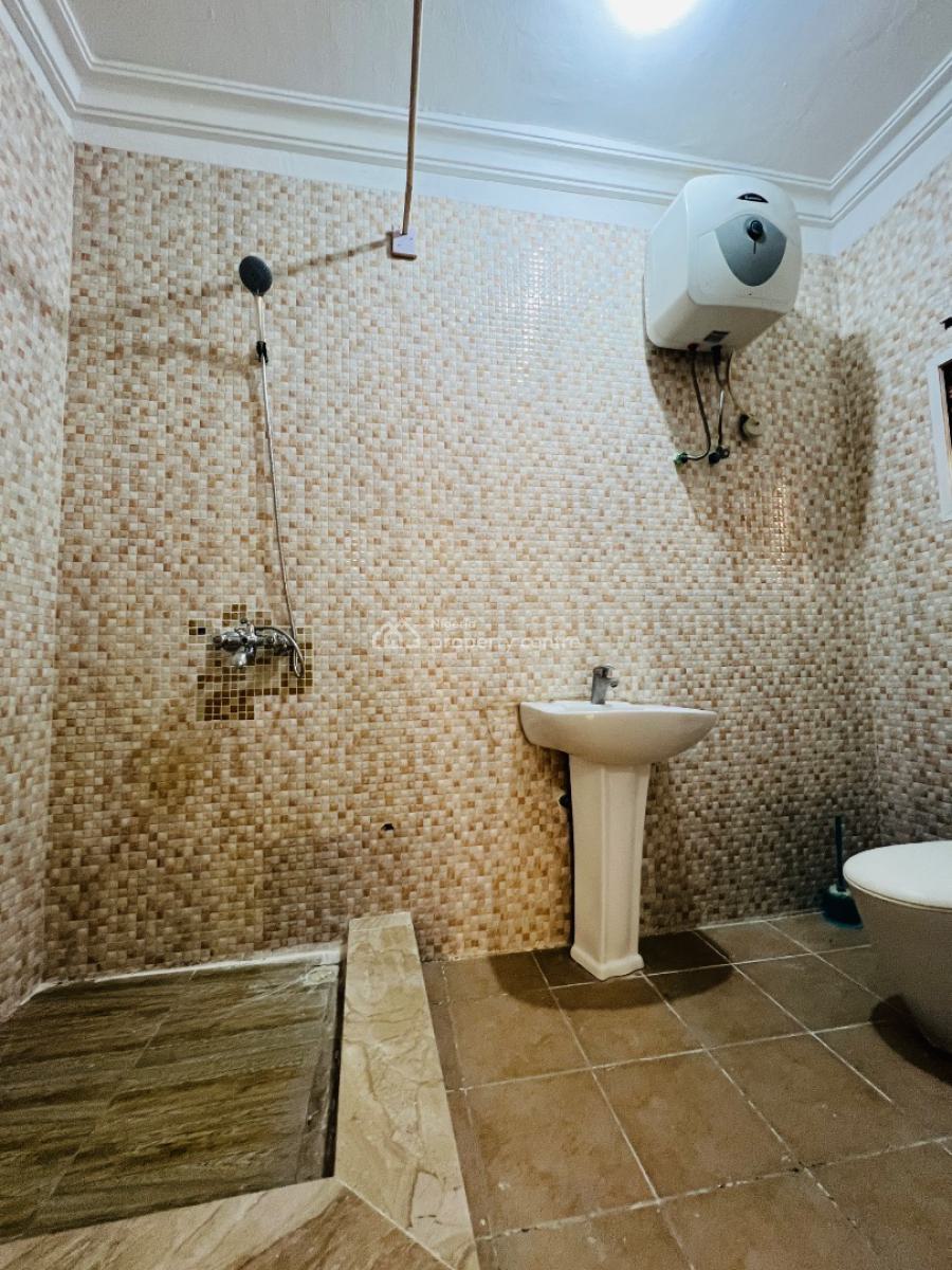 3 Bedroom Apartment with a Bq in a Beautiful Neighborhood, Lekki, Lekki Phase 1, Lekki, Lagos, Flat / Apartment for Rent