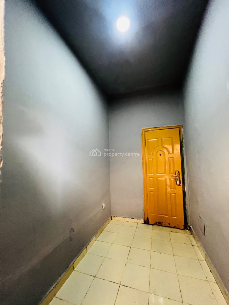 3 Bedroom Apartment with a Bq in a Beautiful Neighborhood, Lekki, Lekki Phase 1, Lekki, Lagos, Flat / Apartment for Rent