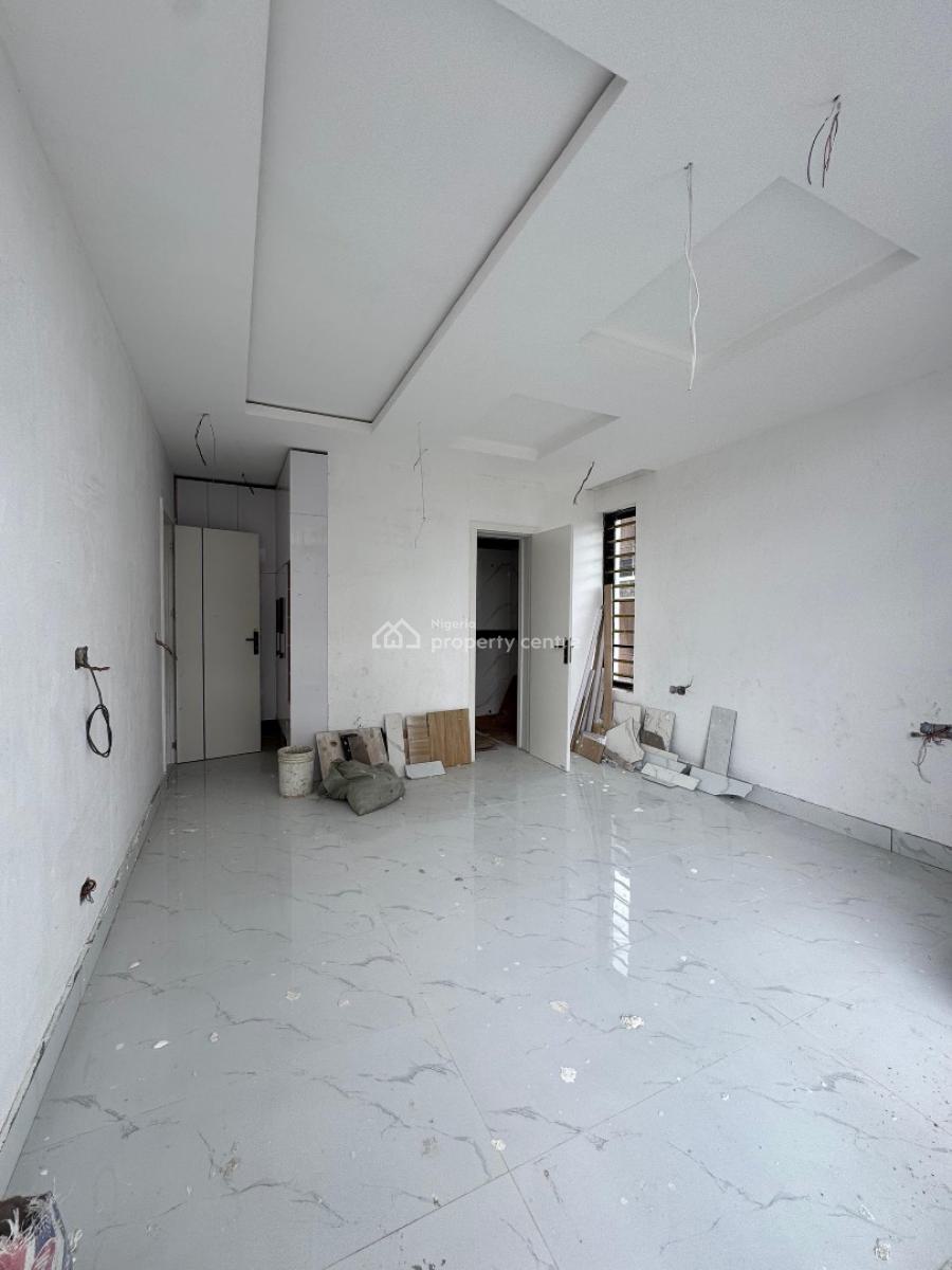 Affordable 2 Bedroom Apartment with a Swimming Pool,gym, Elevator, Lekki Phase 1, Lekki, Lagos, Block of Flats for Sale