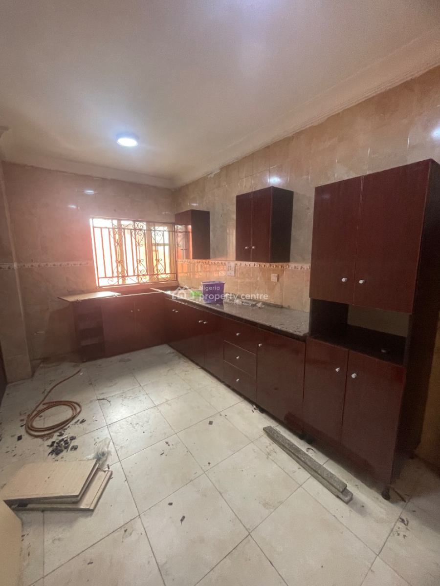 Luxury Spacious 3 Bedroom with Balcony, Thomas Estate, Ajah, Lagos, House for Rent