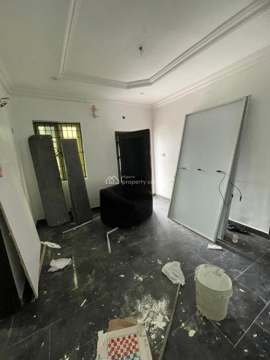 Beautiful 2 Bed Trekable to Estate Gate, Thomas Estate, Ajah, Lagos, House for Rent