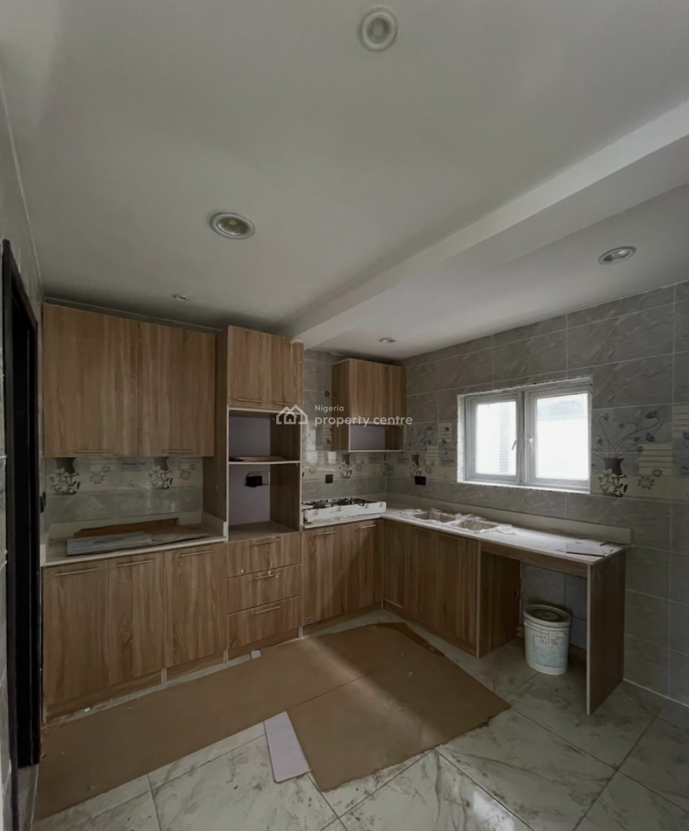 Four Bedroom Terrace with Bq, Lekki Phase 1, Lekki, Lagos, Terraced Duplex for Rent