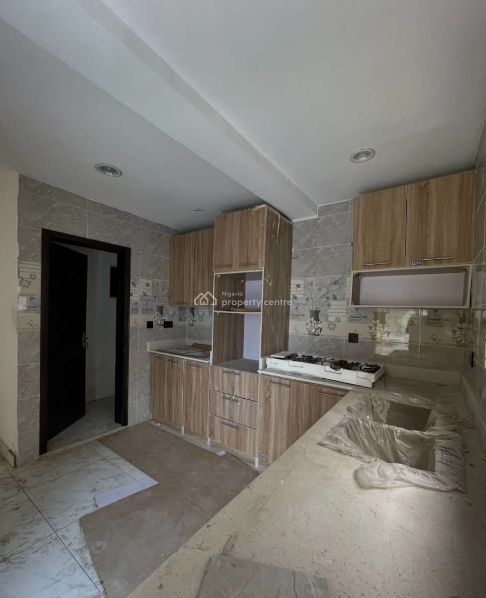 Four Bedroom Terrace with Bq, Lekki Phase 1, Lekki, Lagos, Terraced Duplex for Rent