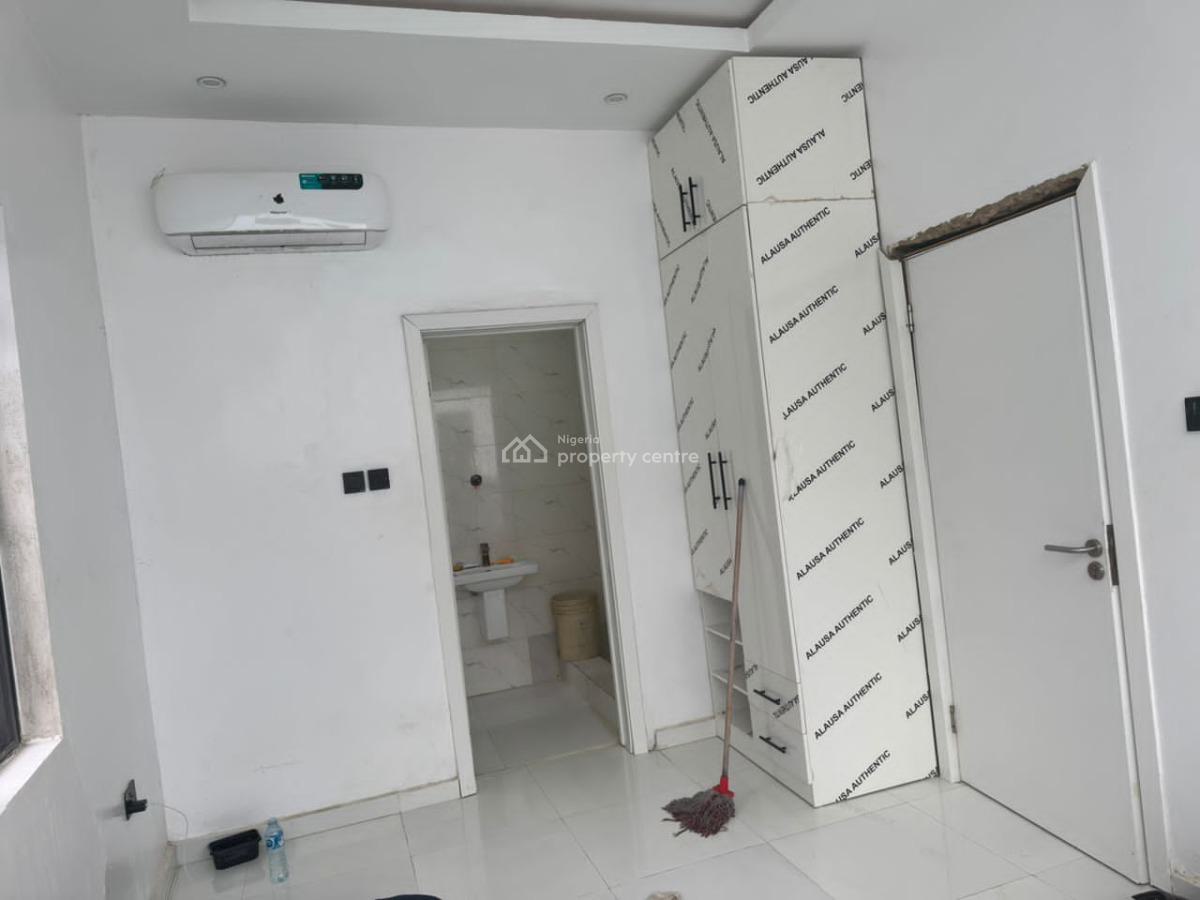 *   *fully Service Room and Parlour (mini Flat) in an Es, Osapa, Lekki, Lagos, Mini Flat (room and Parlour) for Rent