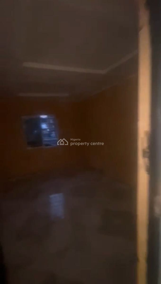 Specious Miniflat for Lease, Ilaje, Bariga, Shomolu, Lagos, Flat / Apartment for Sale
