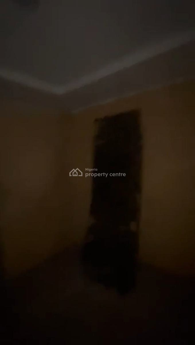 Specious Miniflat for Lease, Ilaje, Bariga, Shomolu, Lagos, Flat / Apartment for Sale