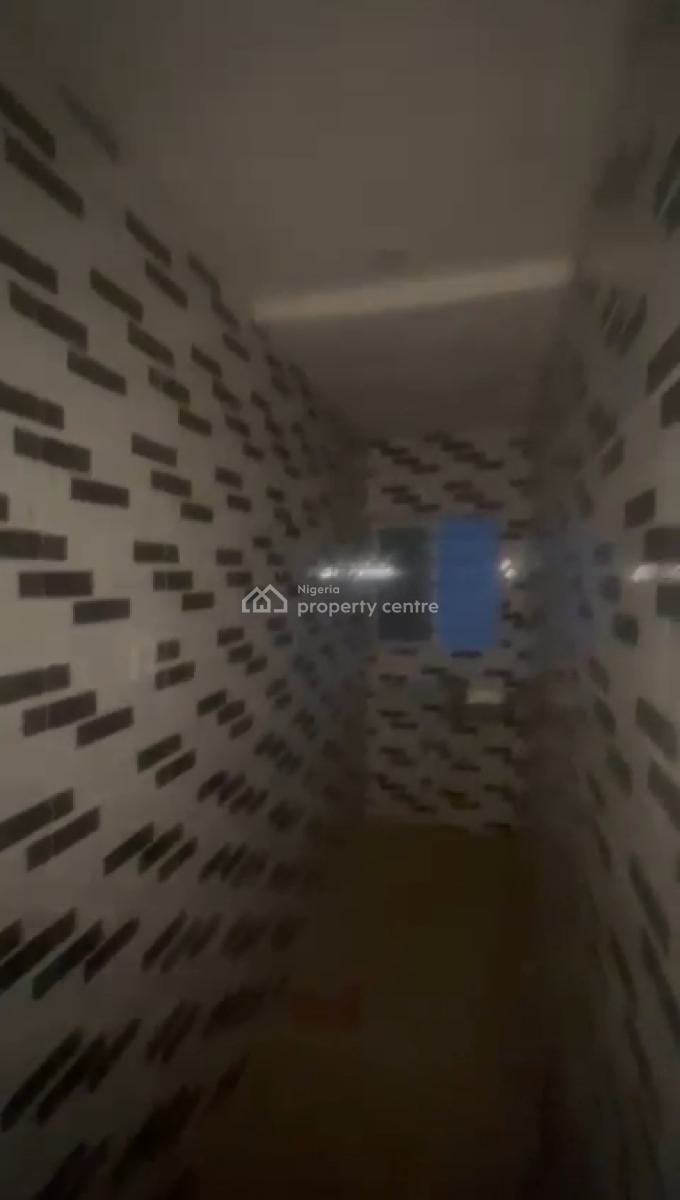 Specious Miniflat for Lease, Ilaje, Bariga, Shomolu, Lagos, Flat / Apartment for Sale