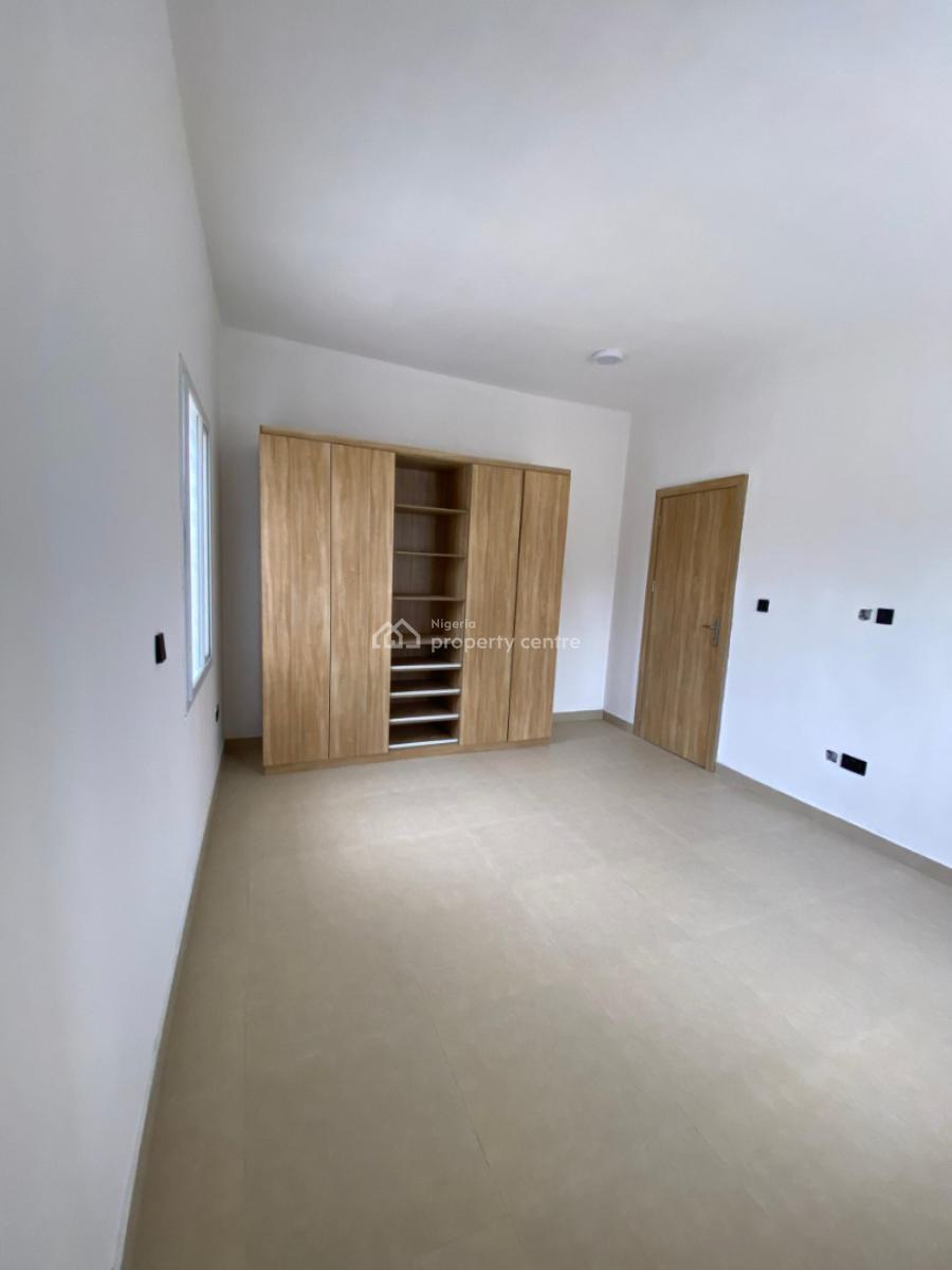 Very Spacious & Refined 3 Bedroom Apartment., Ajah, Lagos, Block of Flats for Sale