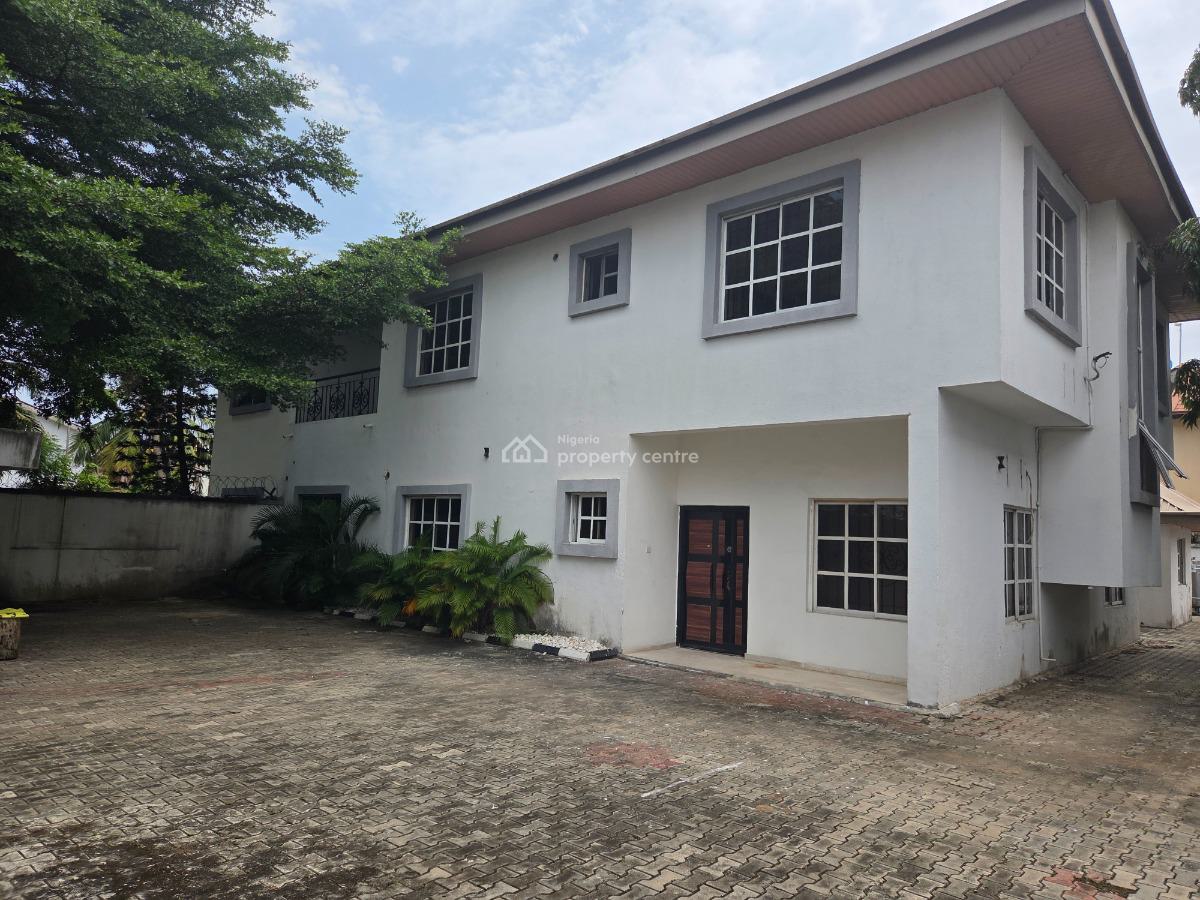 a Lovely  4 Bedroom  Semi-detached Duplex  with a Room Bq, Lekki Phase 1, Lekki, Lagos, Semi-detached Duplex for Rent