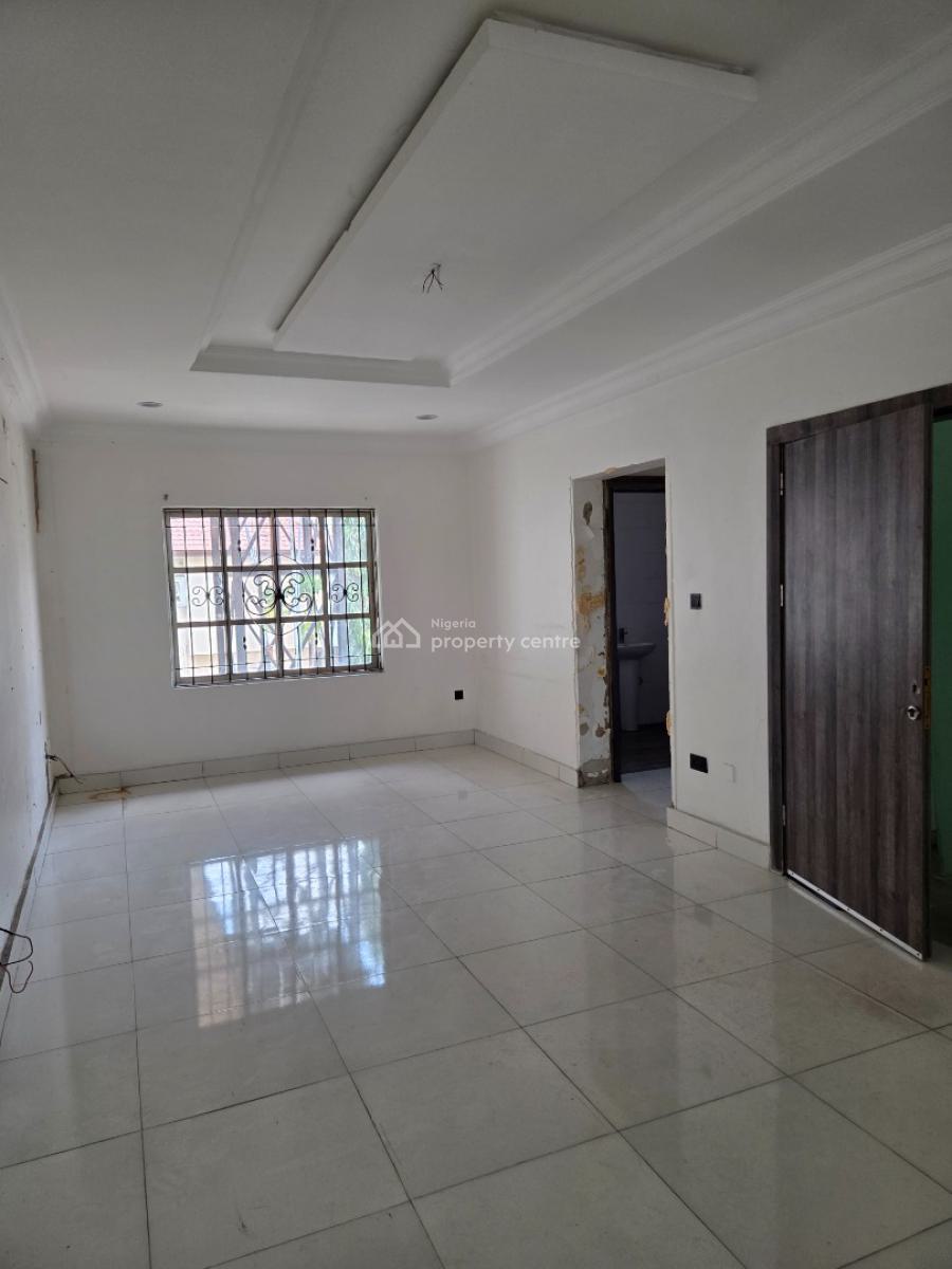 a Lovely  4 Bedroom  Semi-detached Duplex  with a Room Bq, Lekki Phase 1, Lekki, Lagos, Semi-detached Duplex for Rent