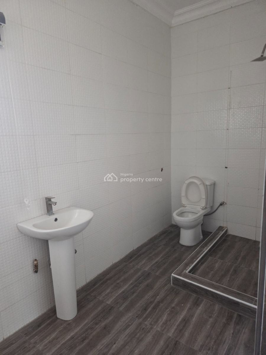 a Lovely  4 Bedroom  Semi-detached Duplex  with a Room Bq, Lekki Phase 1, Lekki, Lagos, Semi-detached Duplex for Rent