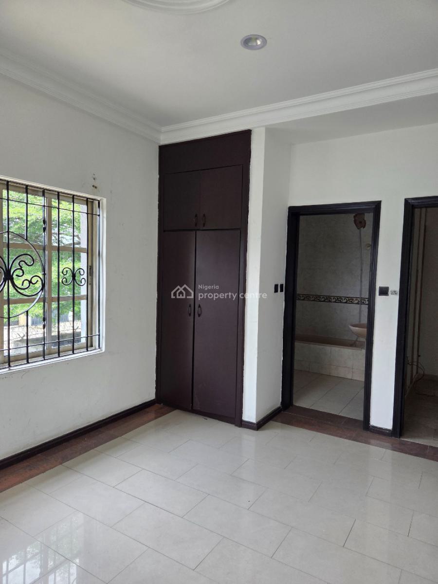 a Lovely  4 Bedroom  Semi-detached Duplex  with a Room Bq, Lekki Phase 1, Lekki, Lagos, Semi-detached Duplex for Rent