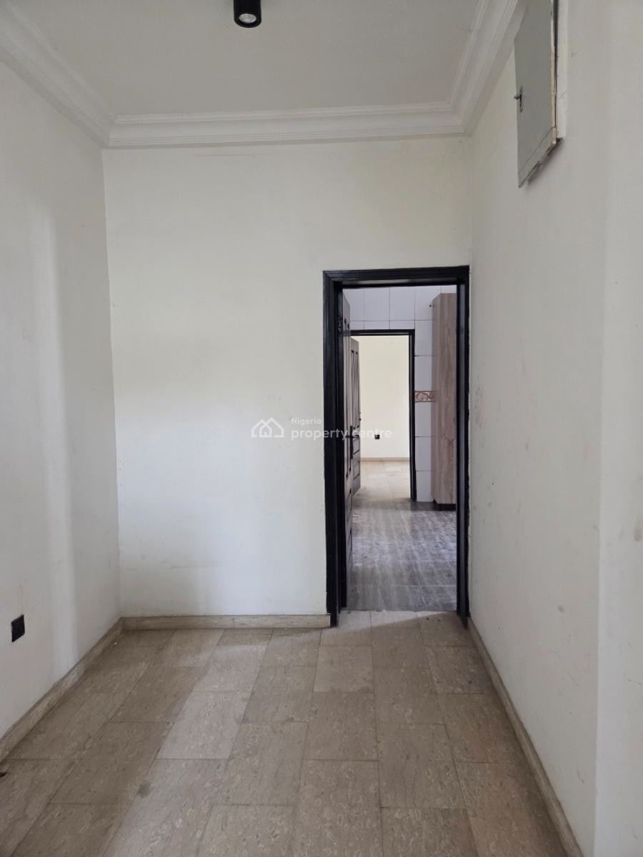 a Lovely  4 Bedroom  Semi-detached Duplex  with a Room Bq, Lekki Phase 1, Lekki, Lagos, Semi-detached Duplex for Rent