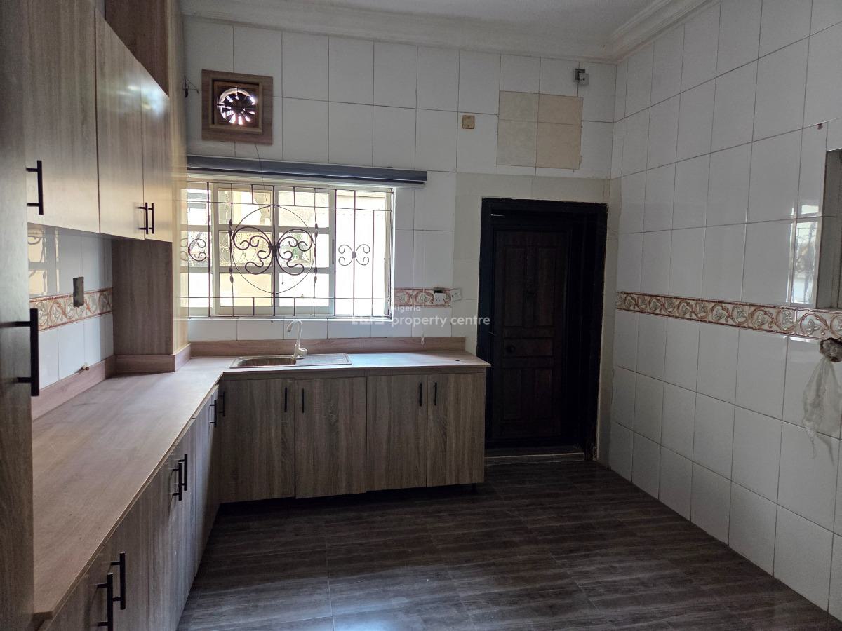a Lovely  4 Bedroom  Semi-detached Duplex  with a Room Bq, Lekki Phase 1, Lekki, Lagos, Semi-detached Duplex for Rent