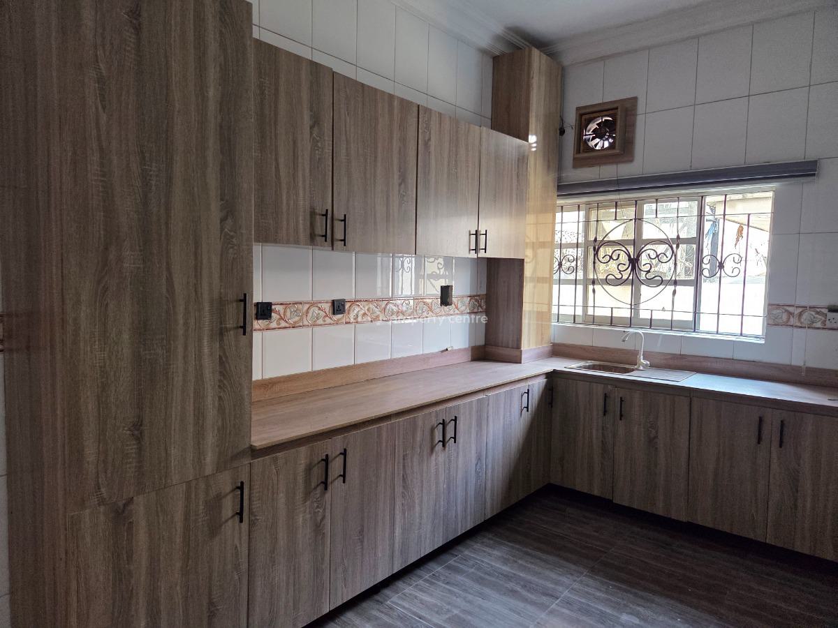 a Lovely  4 Bedroom  Semi-detached Duplex  with a Room Bq, Lekki Phase 1, Lekki, Lagos, Semi-detached Duplex for Rent