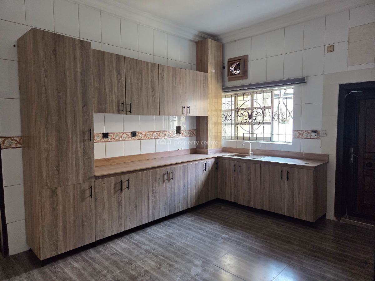 a Lovely  4 Bedroom  Semi-detached Duplex  with a Room Bq, Lekki Phase 1, Lekki, Lagos, Semi-detached Duplex for Rent