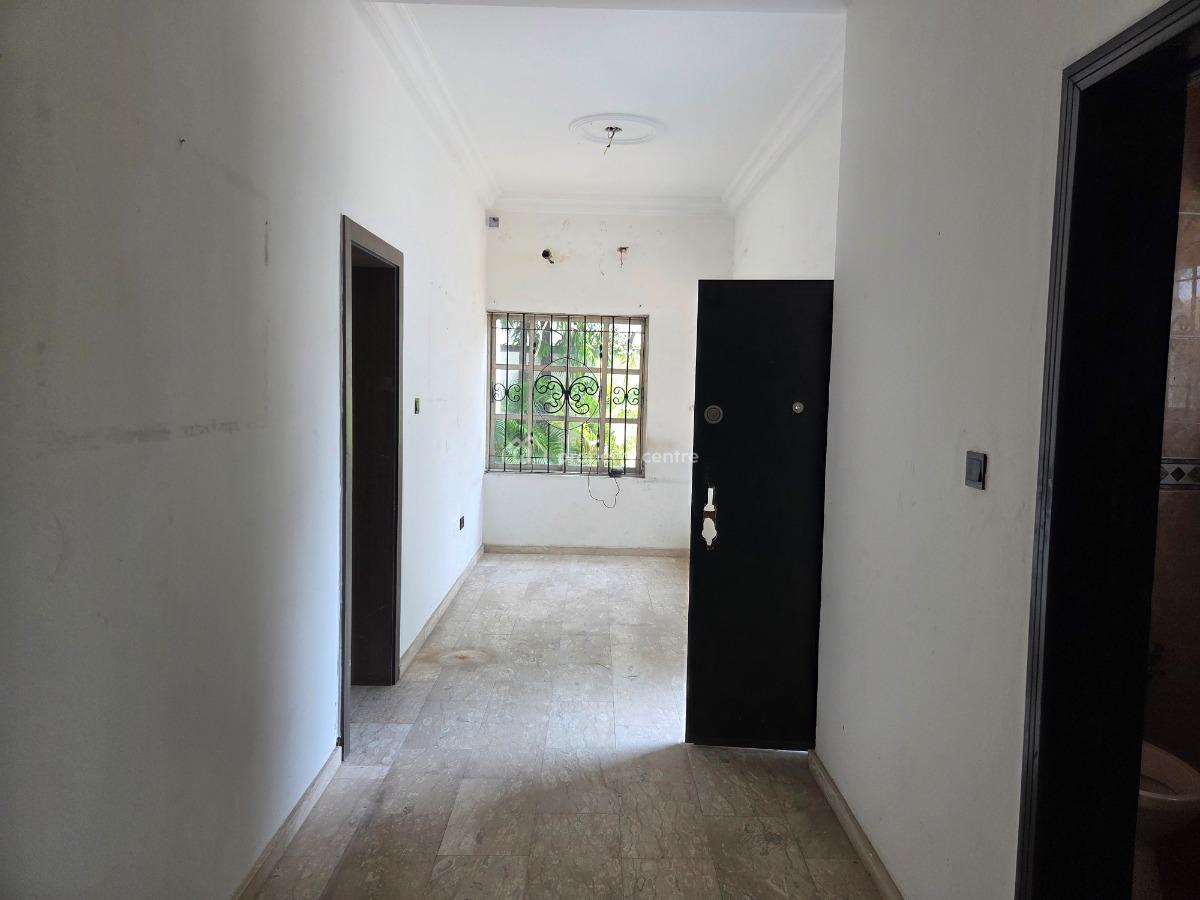 a Lovely  4 Bedroom  Semi-detached Duplex  with a Room Bq, Lekki Phase 1, Lekki, Lagos, Semi-detached Duplex for Rent