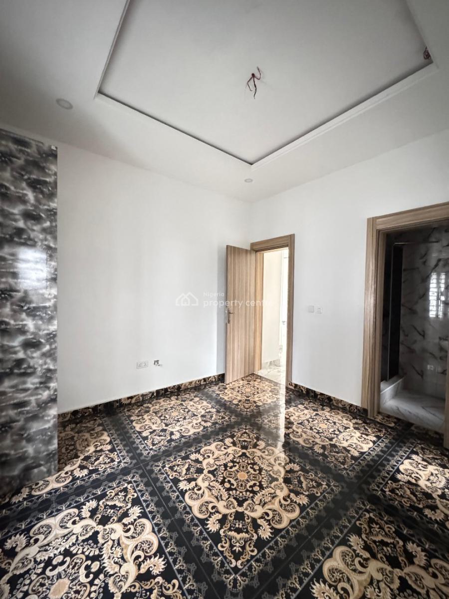 Luxurious 2 Bedrooms Apartment, Mobil Road, Ilaje, Ajah, Lagos, Flat / Apartment for Sale