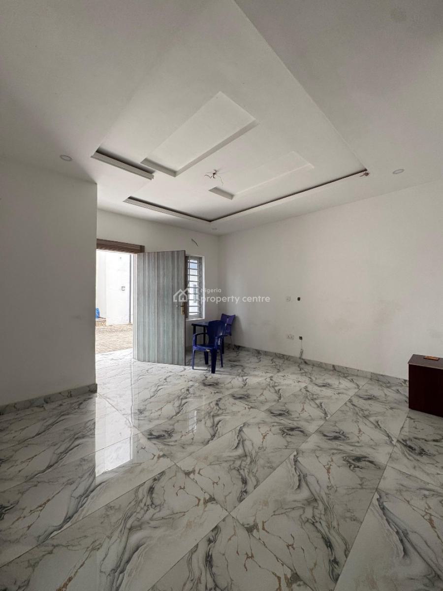 Luxurious 2 Bedrooms Apartment, Mobil Road, Ilaje, Ajah, Lagos, Flat / Apartment for Sale