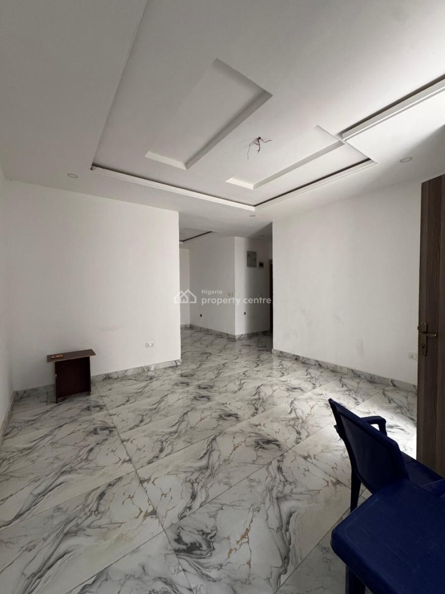 Luxurious 2 Bedrooms Apartment, Mobil Road, Ilaje, Ajah, Lagos, Flat / Apartment for Sale