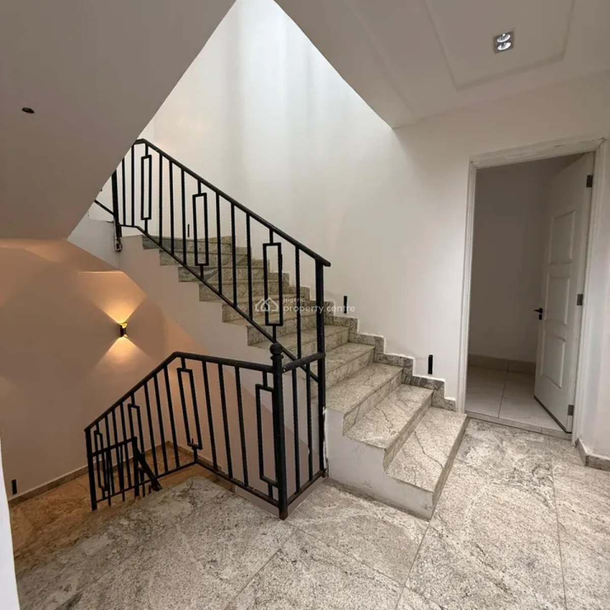 4 Bedrooms Townhouse, Gated, Strategically Located, Kado, Abuja, House for Sale