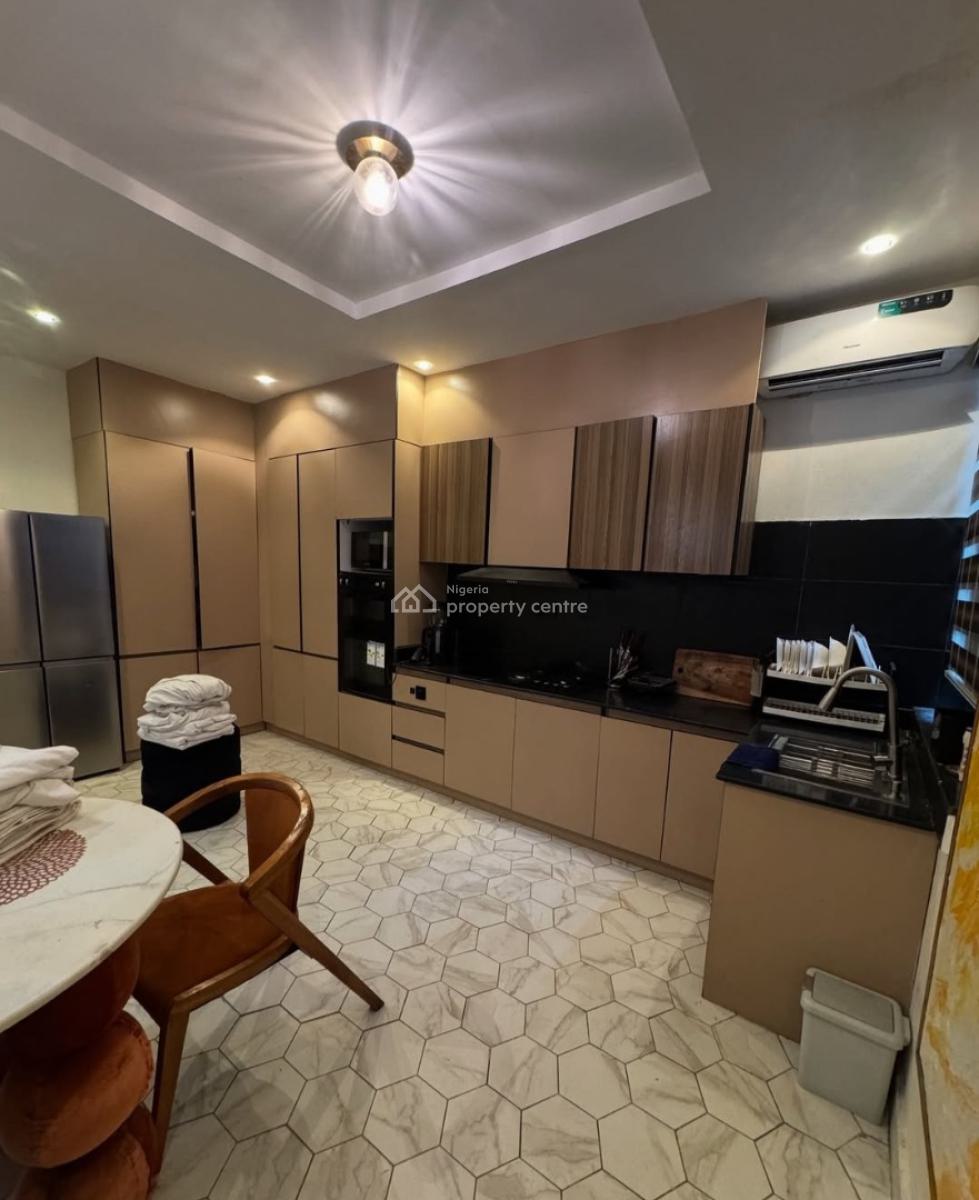 Furnished and Fully Fitted Bedroom En-suite Flat with 1 Room Bq, Swimm, Lekki Phase 1, Lekki, Lagos, Flat / Apartment for Rent