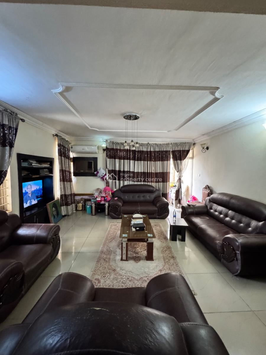 Modest 3 Bedrooms Apartment, Cbn Quarters, Garki, Abuja, Flat / Apartment for Sale