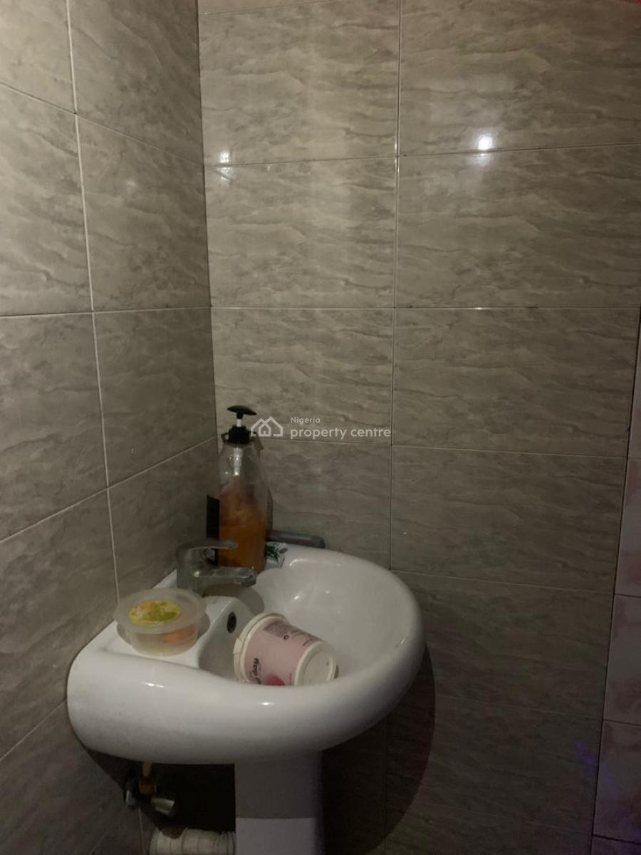 Standard Boys Quarter in a Secured Gated Estate, Ikota, Lekki, Lagos, Flat / Apartment for Rent