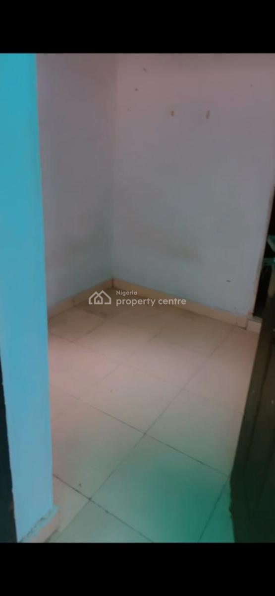 Standard Boys Quarter in a Secured Gated Estate, Ikota, Lekki, Lagos, Flat / Apartment for Rent