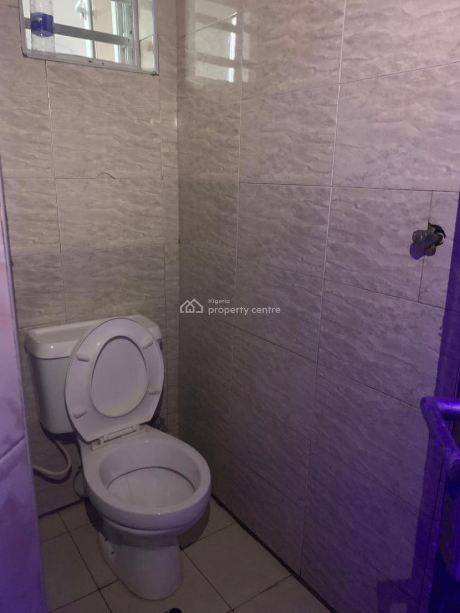 Standard Boys Quarter in a Secured Gated Estate, Ikota, Lekki, Lagos, Flat / Apartment for Rent