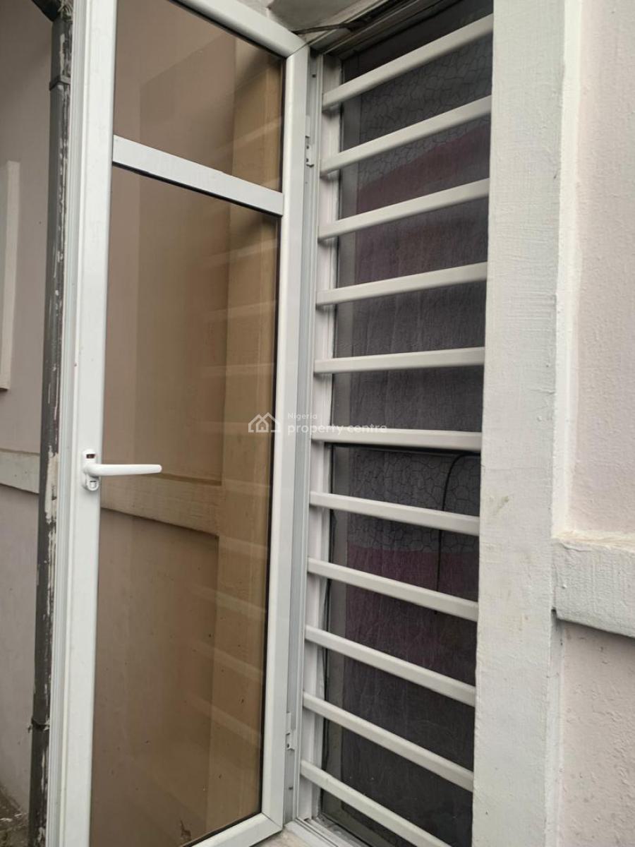 Standard Boys Quarter in a Secured Gated Estate, Ikota, Lekki, Lagos, Flat / Apartment for Rent