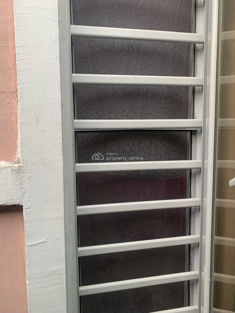 Standard Boys Quarter in a Secured Gated Estate, Ikota, Lekki, Lagos, Flat / Apartment for Rent