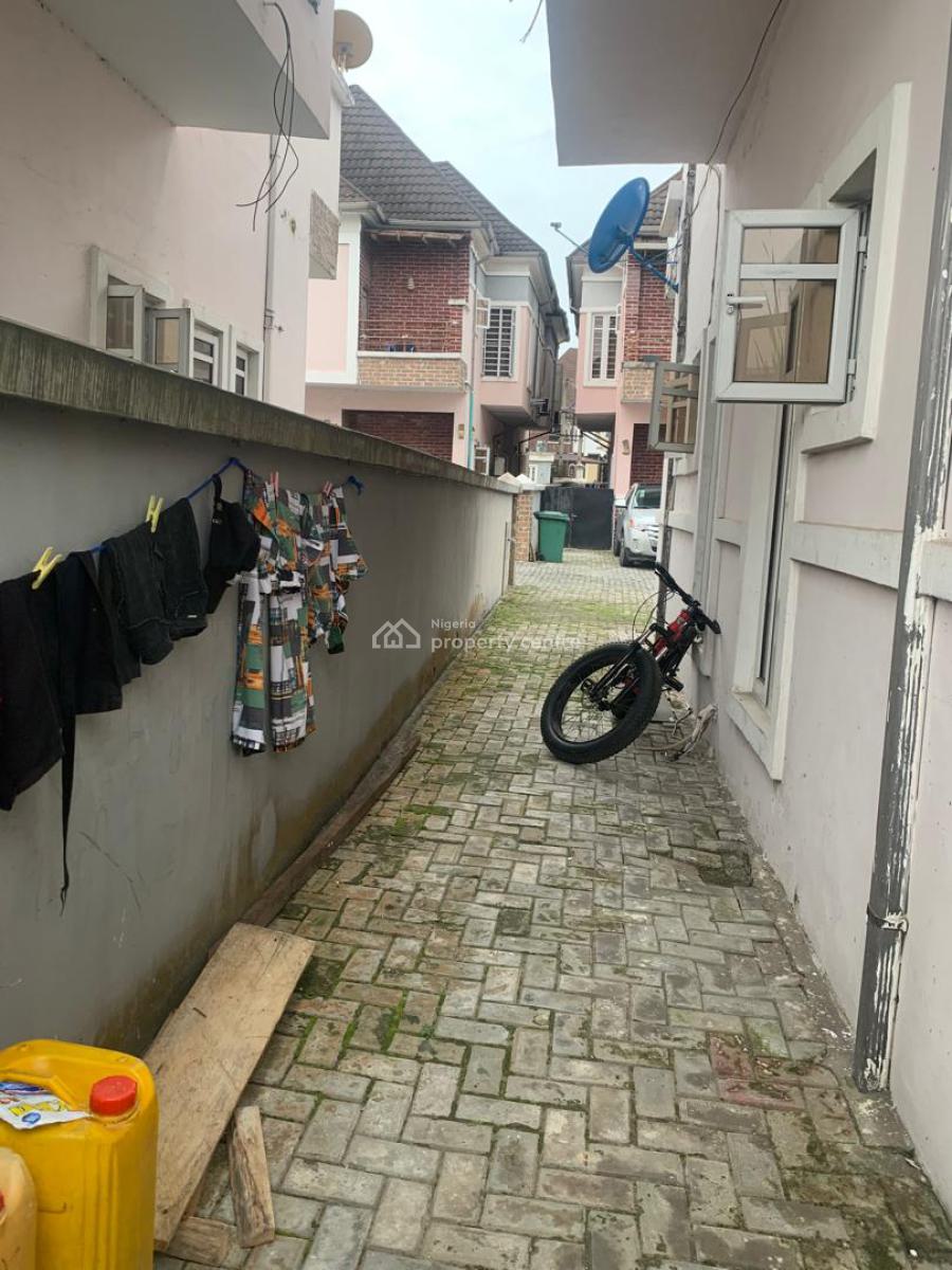 Standard Boys Quarter in a Secured Gated Estate, Ikota, Lekki, Lagos, Flat / Apartment for Rent