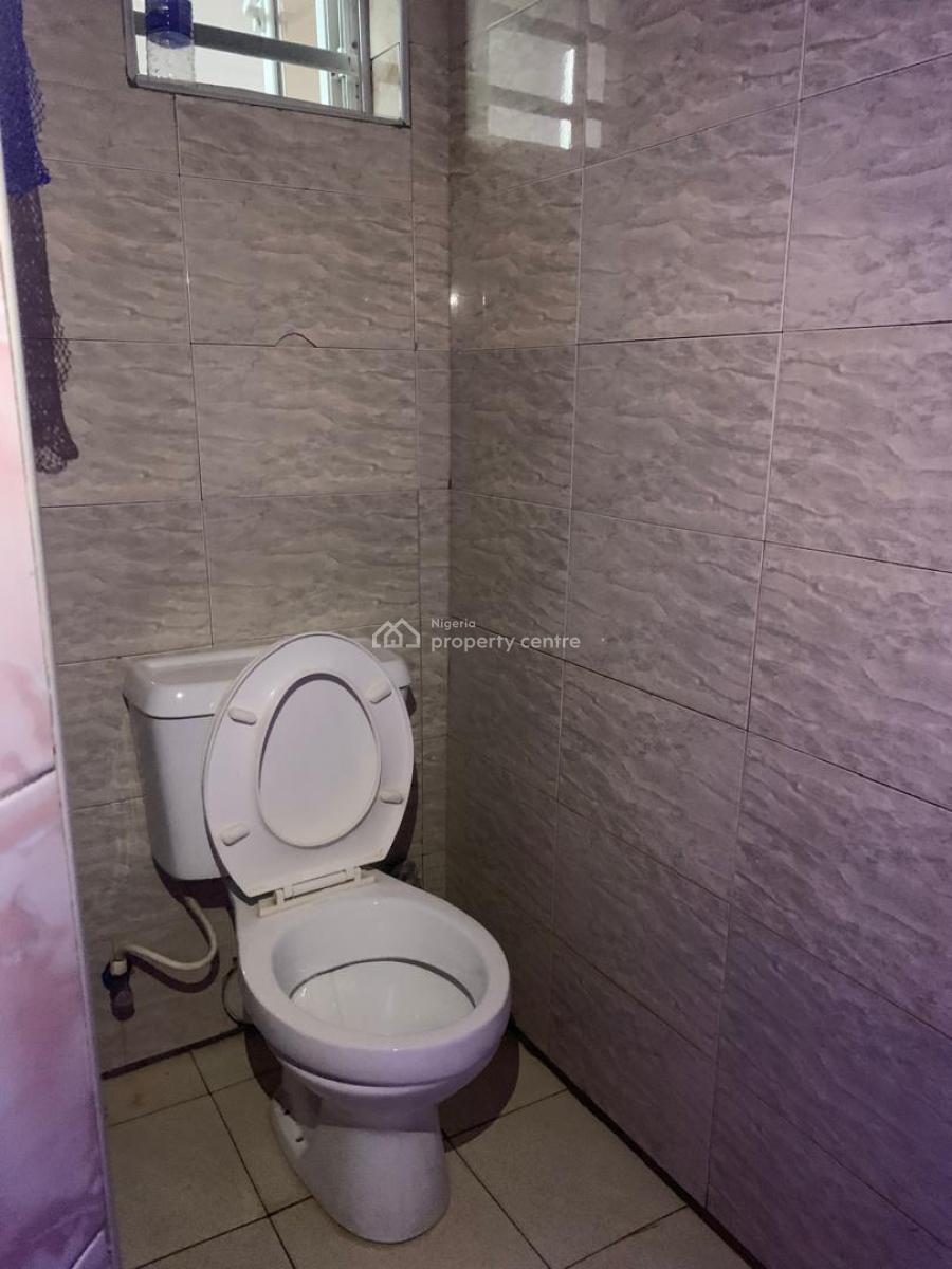 Standard Boys Quarter in a Secured Gated Estate, Ikota, Lekki, Lagos, Flat / Apartment for Rent