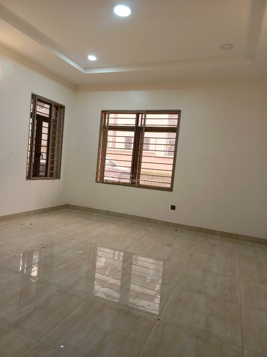 Exquisitely Finished and Spacious 3 Bedroom Apartment with a Bq, Guzape District, Abuja, Flat / Apartment for Rent