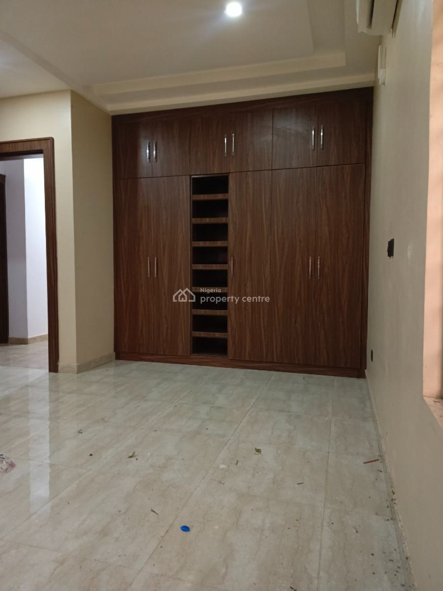 Exquisitely Finished and Spacious 3 Bedroom Apartment with a Bq, Guzape District, Abuja, Flat / Apartment for Rent