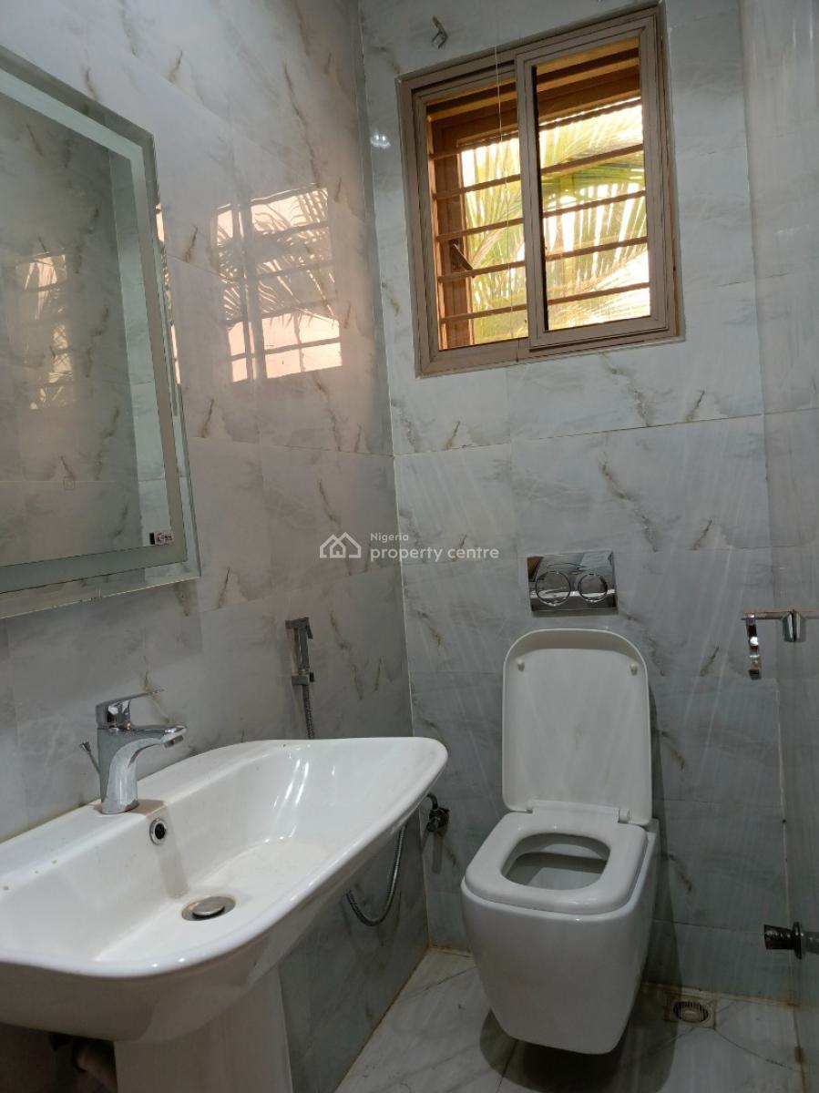 Exquisitely Finished and Spacious 3 Bedroom Apartment with a Bq, Guzape District, Abuja, Flat / Apartment for Rent