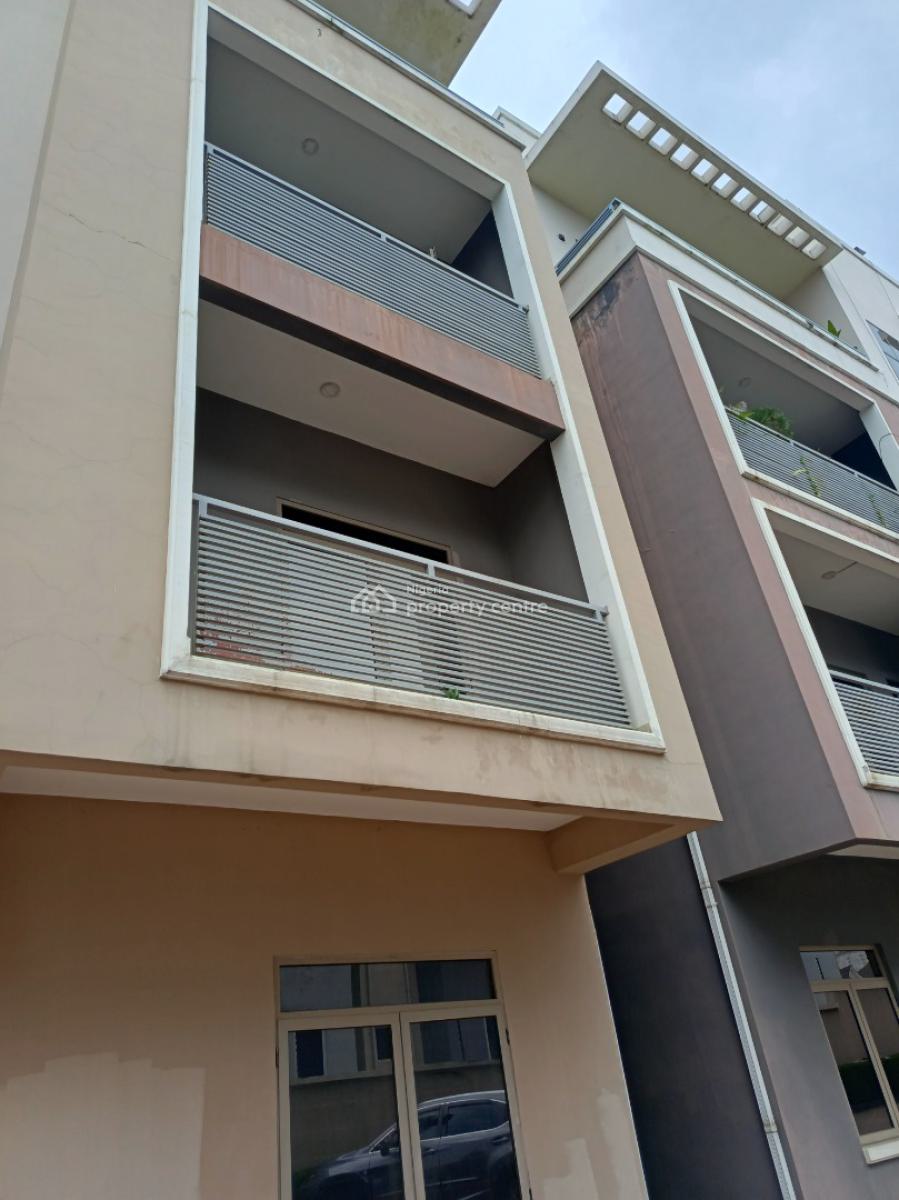 Exquisitely Finished and Spacious 3 Bedroom Apartment with a Bq, Guzape District, Abuja, Flat / Apartment for Rent