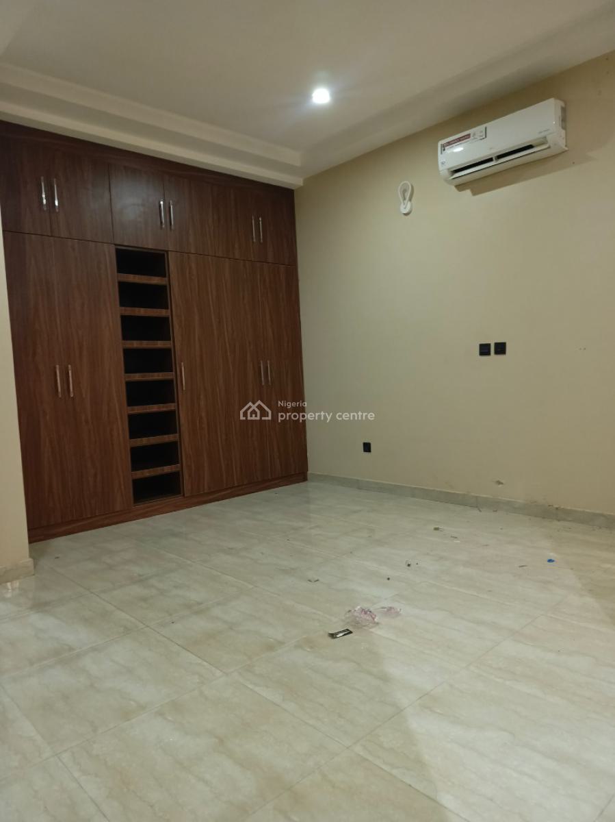 Exquisitely Finished and Spacious 3 Bedroom Apartment with a Bq, Guzape District, Abuja, Flat / Apartment for Rent