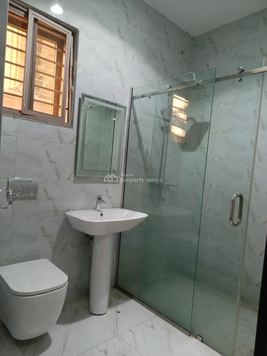Exquisitely Finished and Spacious 3 Bedroom Apartment with a Bq, Guzape District, Abuja, Flat / Apartment for Rent