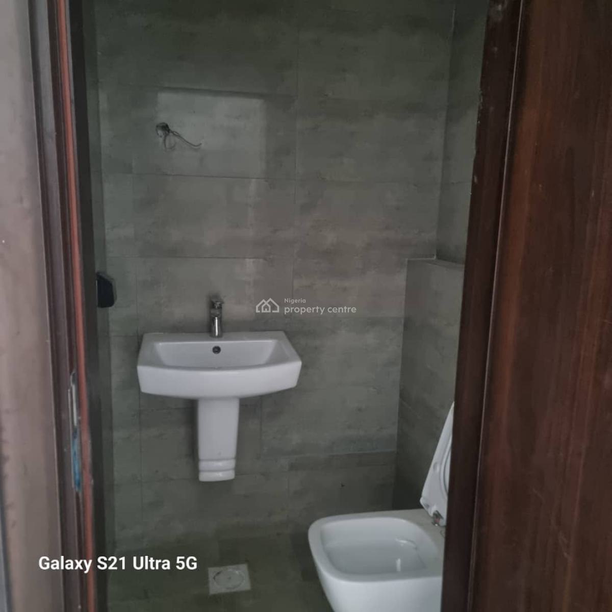 Newly 2 Units 4 Bedrom Flat (upstairs) +gym+ Swimming Pool+ All Amenities, Banana Island, Ikoyi, Lagos, Flat / Apartment for Sale