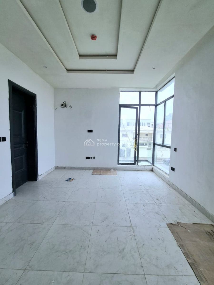 Newly Built 2 Bedroom Apartment, Lekki Phase 1, Lekki, Lagos, Flat / Apartment for Sale