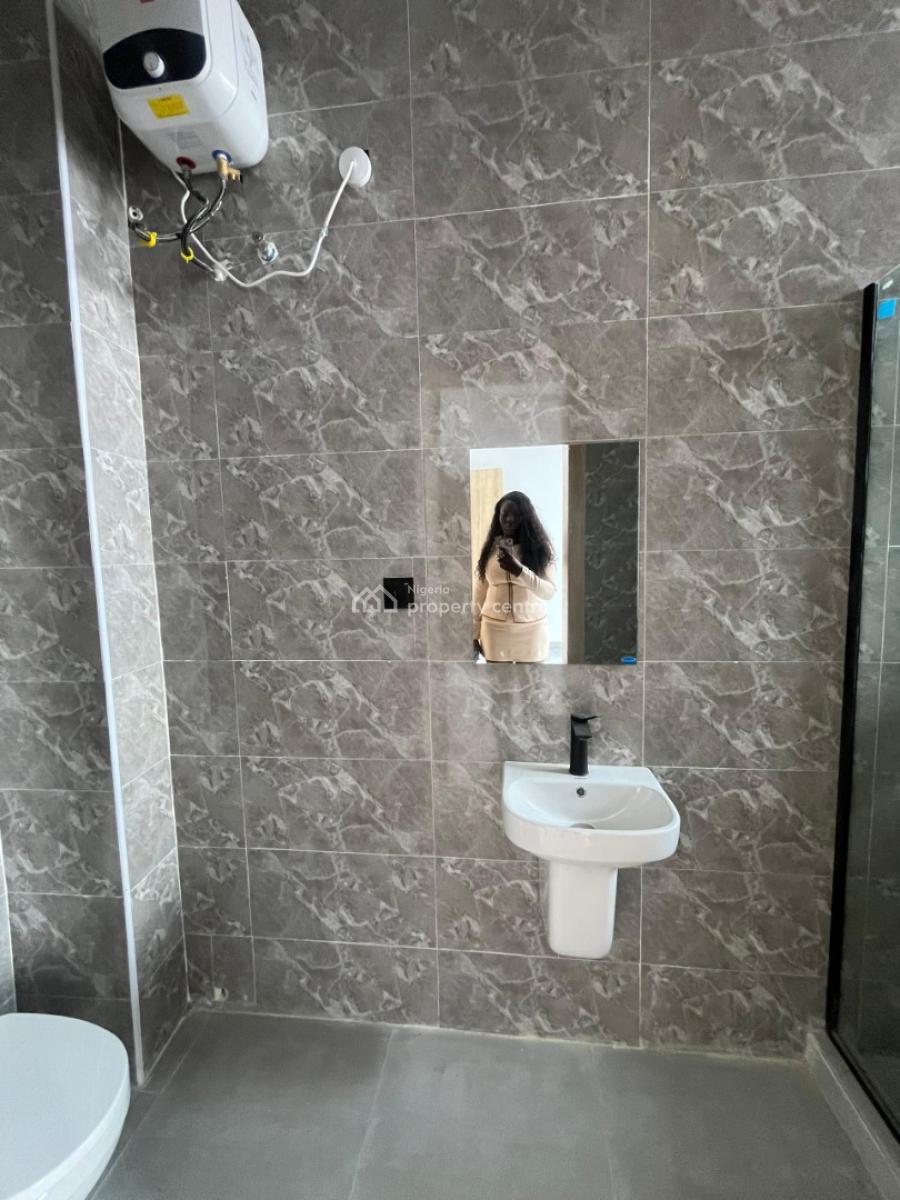 2 Bedroom Apartment, Ikota, Lekki, Lagos, Block of Flats for Sale