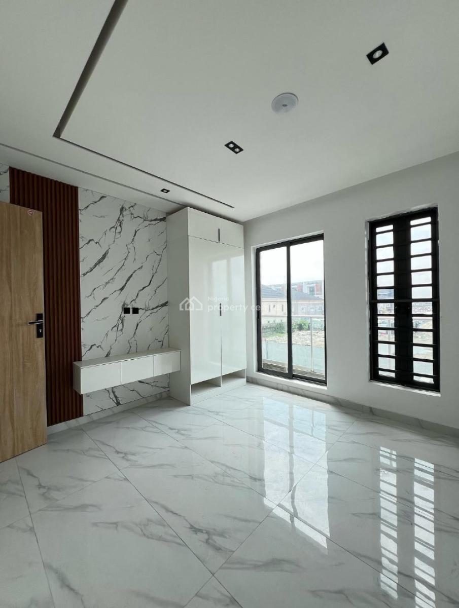 Massively  Built  2 Bedrooms Apartments   Available 170m, Ikate, Lekki, Lagos, Flat / Apartment for Sale