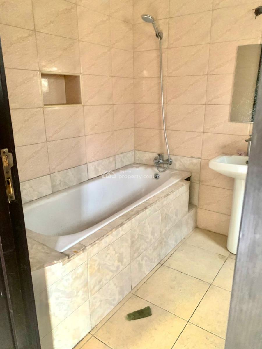 3 Bedroom Spacious Apartment, Osapa, Lekki, Lagos, Flat / Apartment for Rent